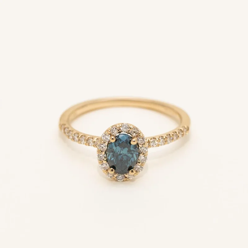 Oval Blue Diamond Halo Ring in 14kt Yellow Gold (3/4ct tw)