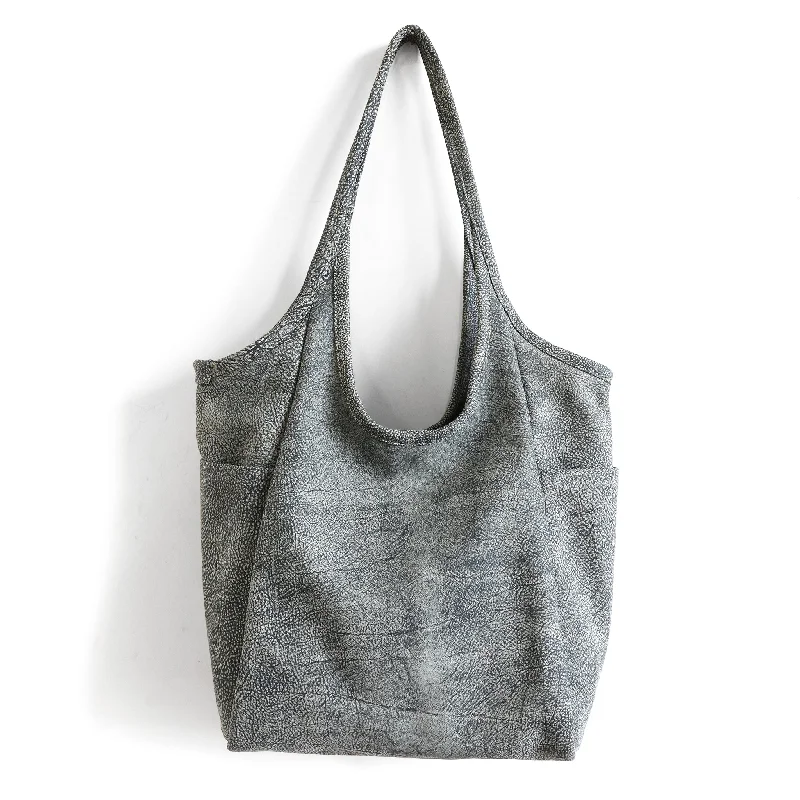 minimal tote